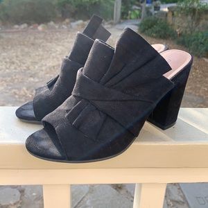 Christian Siriano black bowed classy slip in heels